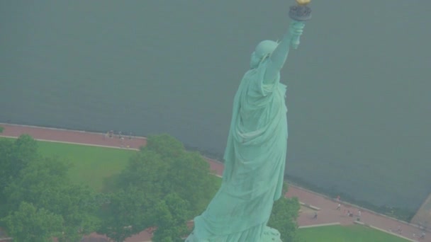 1992 Helikopterantenne Van Het Vrijheidsbeeld New York City — Stockvideo