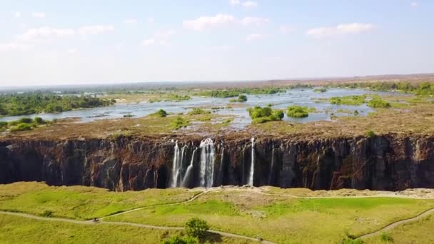 Hermosa Explosión Aérea Majestuosas Cataratas Victoria Río Zambezi Frontera Zimbabue — Vídeos de Stock