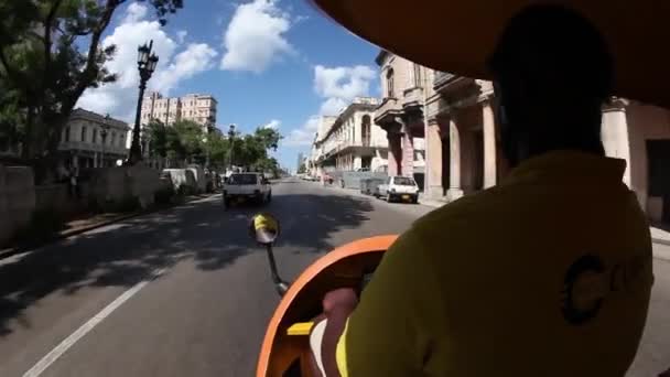 Pov Táxi Pedicab Movendo Pela Cidade Velha Havana Cuba — Vídeo de Stock