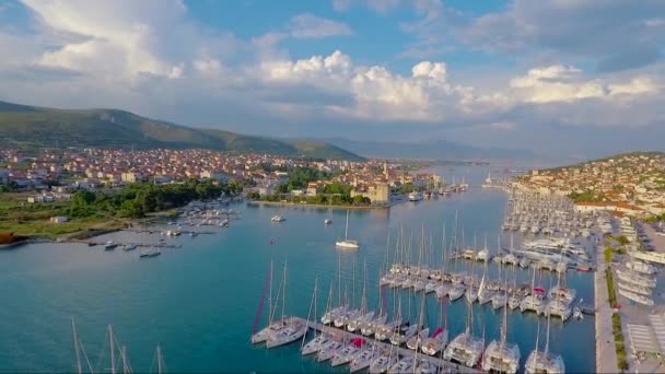 Luchtfoto Boven Een Haven Kustvissersdorp Kroatië — Stockvideo