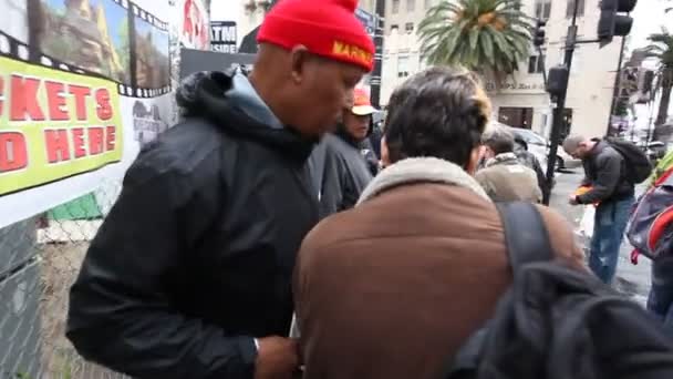 Veteranos Americanos Hollywood Marchando Cantando Contra Oleoduto Acesso Dakota — Vídeo de Stock