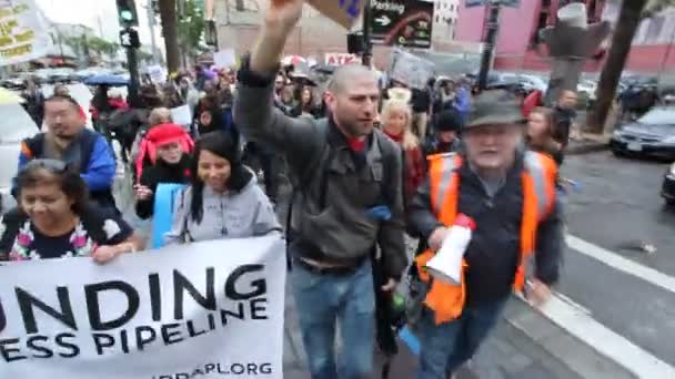 Americanos Nativos Hollywood Marchando Cantando Contra Oleoduto Acesso Dakota — Vídeo de Stock