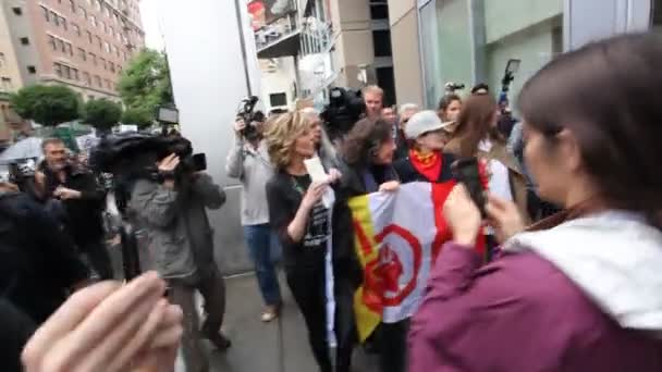 Jane Fonda Lidera Manifestantes Hollywood Marchando Contra Oleoduto Acesso Dakota — Vídeo de Stock