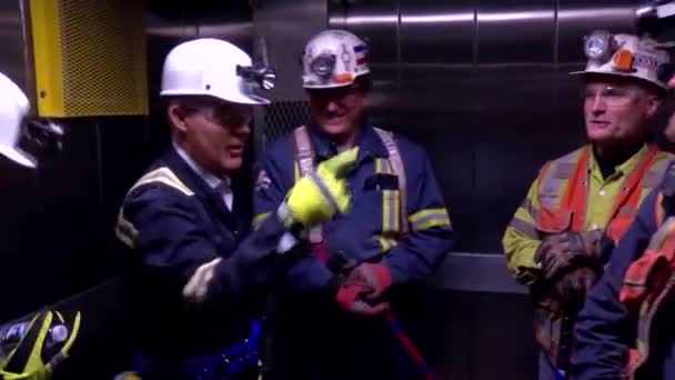 Epa管理者スコット プリットは2017年にペンシルベニア州の炭鉱を見学 — ストック動画
