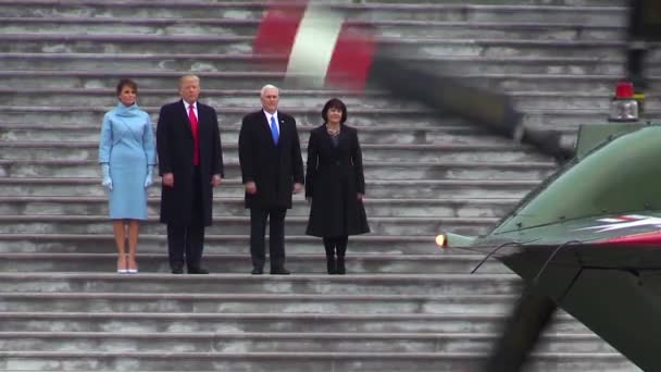 Nuovo Presidente Donald Trump Vicepresidente Mike Pence Salutano Presidente Degli — Video Stock