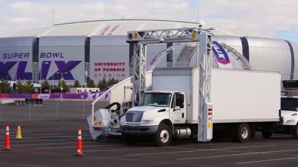 Border Patrol Officers Inspect All Vehicles Entering Grounds Super Bowl — Stock Video