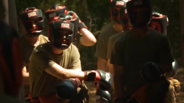 Maschio Femmina Marines Degli Stati Uniti Praticano Boxe Nella Formazione — Video Stock