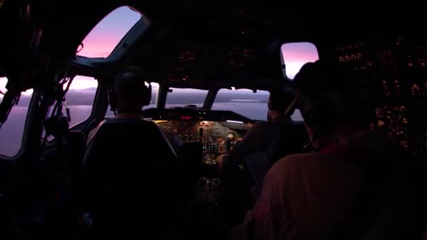 Interior Cabina Una Aerolínea Vuelo Con Pilotos — Vídeos de Stock