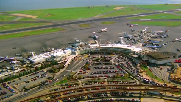 Aérea Sobre Aeropuerto Internacional Ronald Reagan Washington — Vídeos de Stock