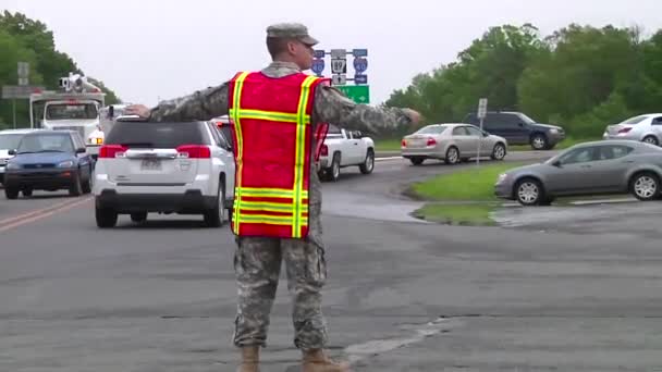 Arkansas Mayflower Meydana Gelen Yıkıcı Kasırga Sonrası Ulusal Muhafız Birlikleri — Stok video