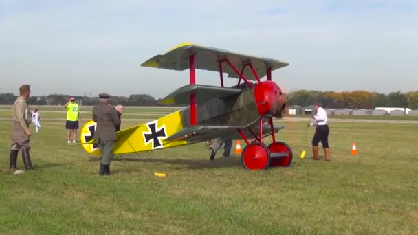 Stare Samoloty Latają Pokazach Lotniczych — Wideo stockowe