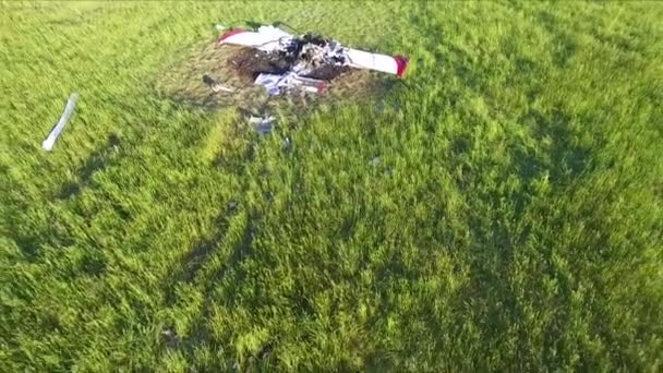 Luchtfoto Boven Lichtvliegtuig Crasht Het Platteland — Stockvideo