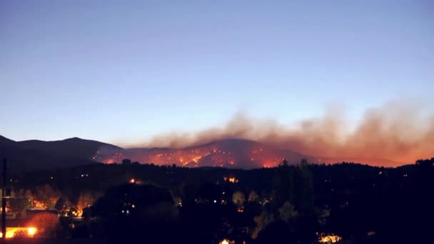 Varios Disparos Incendios Que Arden Sur California Por Noche Durante — Vídeos de Stock