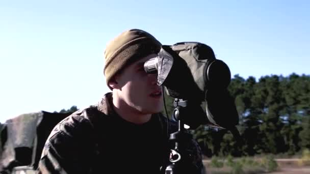 Montage Van Amerikaanse Mariniers Die Vuurgeweren Beoefenen Sluipschuttersschool — Stockvideo