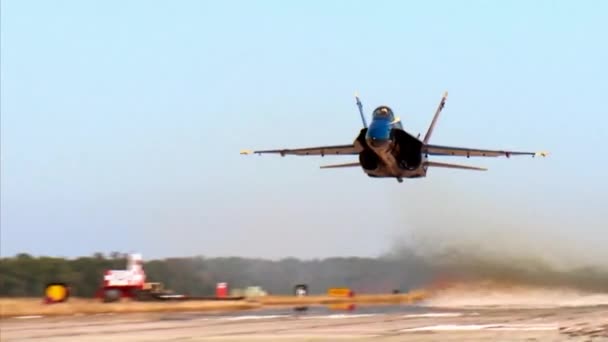 Navy Blue Angels Perform Stunts Formations — стоковое видео