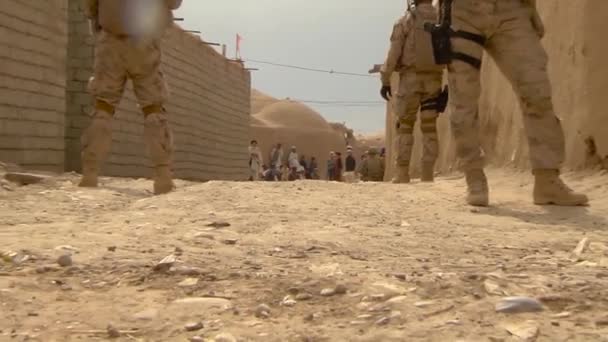 Exército Dos Eua Patrulha Aldeias Remotas Afeganistão 2014 — Vídeo de Stock