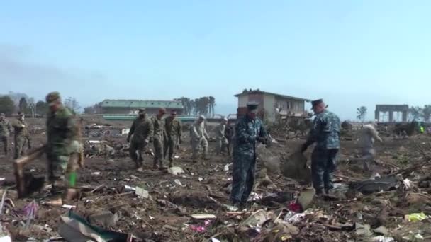 Militares Dos Eua Ajudam Limpar Após Devastador Terremoto Tsunami Japão — Vídeo de Stock