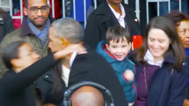 President Barack Obama Wordt Hartelijk Begroet Door Leden Van Het — Stockvideo