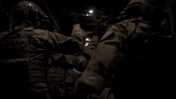 Хорошо Подготовленные Кадры Беспилотником Атакующим Террористов Земле Ближнем Востоке — стоковое видео
