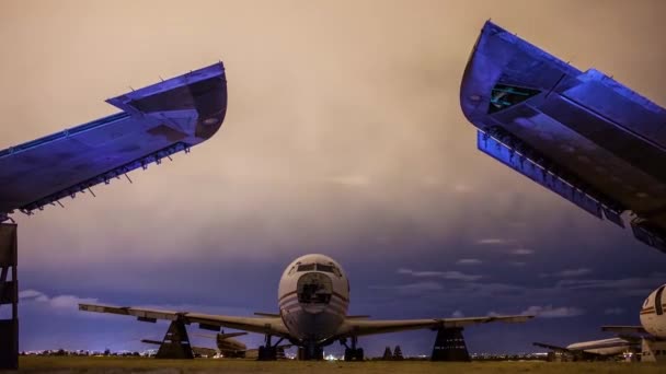 Great Time Lapse Shots Junkyard Boneyard Abandoned Airplanes Night — Stock Video