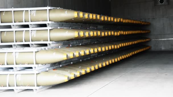 Circa 2010 第118物流準備飛行隊は 6月の1 2019をアップグレードするためにドイツのラムシュタイン空軍基地でミサイルを検査します — ストック動画