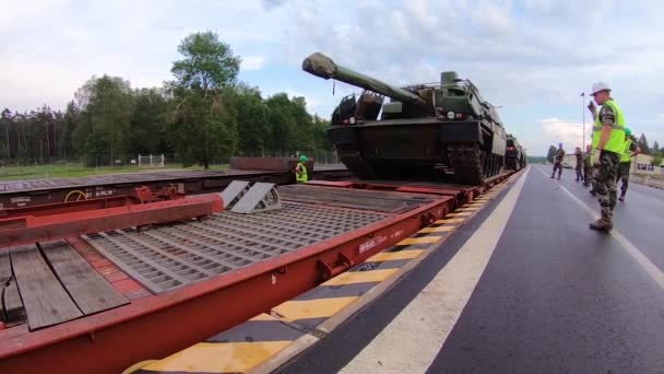 2018 Les Armes Otan Sont Transportées Travers Europe Par Train — Video