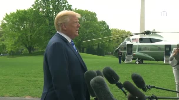 2018 Prezydent Usa Donald Trump Rozmawia Dziennikarzami Zbliżającym Się Szczycie — Wideo stockowe