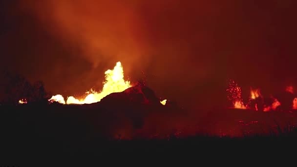 Geweldige Nachtbeelden Van Uitbarsting Van Kilauea Vulkaan 2018 Het Hoofdeiland — Stockvideo