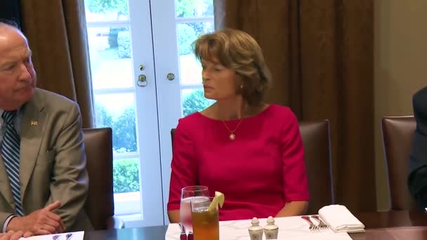 2018 Alaska Senator Lisa Murkowski Biträder Usa President Donald Trump — Stockvideo