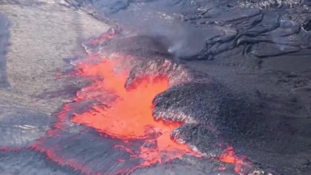 Hawaii Deki Kilauea Yanardağının 2018 Patlaması Sırasında Lav Akışı Kaynayan — Stok video