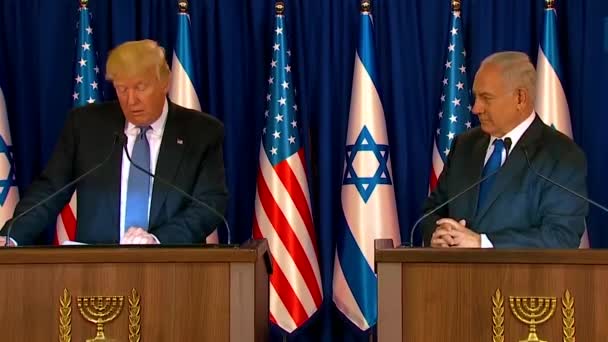 2017年 ドナルド トランプ米大統領とベンヤミン ネタニヤフ首相がエルサレム訪問中に意見交換を行う イランはすべての人々の敵です — ストック動画
