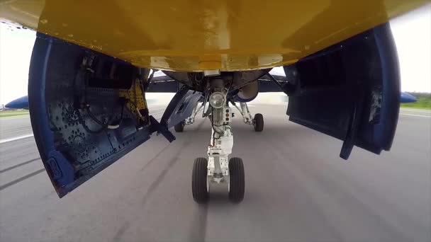 2018 アメリカ海軍ブルーエンジェルス離陸し この素晴らしいPovショットで航空ショーで飛行隊形成 — ストック動画