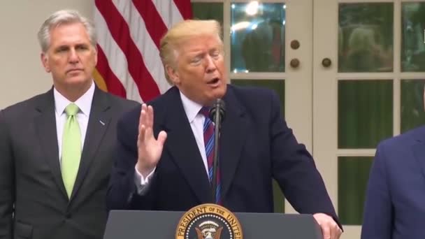 2018 Präsident Donald Trump Beantwortet Fragen Der Presse Zum Shutdown — Stockvideo