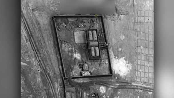 美国A 10和F 16型飞机袭击了阿富汗法拉省的一个塔利班麻醉品生产设施 — 图库视频影像
