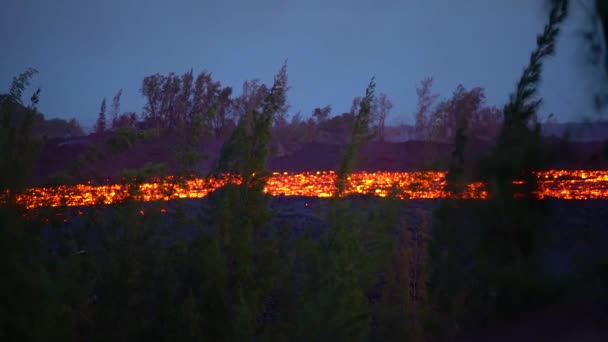 2018 Wulkan Kilauea Dużej Wyspie Hawaje Wybucha Nocy Ogromnymi Strumieniami — Wideo stockowe