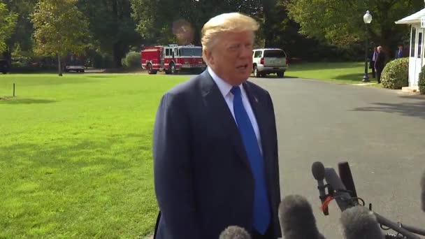 2018 Präsident Donald Trump Spricht Reportern Pressekorps Und Sagt Sei — Stockvideo