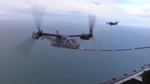 2017 Ospreys Van Air Commandos Voeren Een Tilt Rotor Air — Stockvideo