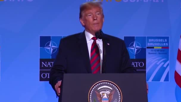 2018 Americký Prezident Donald Trump Hovoří Tiskové Konferenci Nato Tom — Stock video