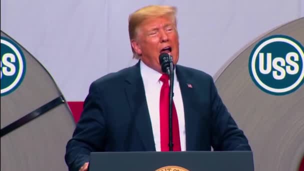 2018 Amerikaanse President Donald Trump Vertelt Menigte Dat Amerika Zich — Stockvideo