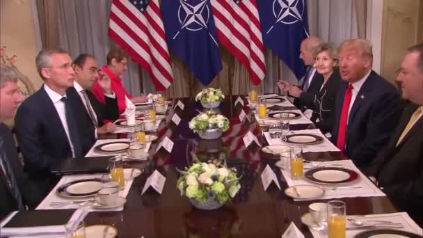 2018 미국의 도널드 트럼프 대통령 벨기에 브뤼셀에서 회담에서 러시아와 독일의 — 비디오