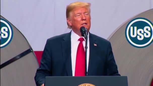 2018 Amerikaanse President Donald Trump Vertelt Menigte Dat Valse Nieuwsmedia — Stockvideo