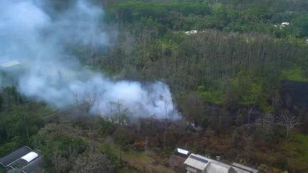 ハワイ島のパオア付近のキラウエア火山の2018年噴火の空中写真 — ストック動画