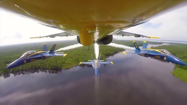 2018 Navy Blue Angels Vliegen Strakke Eskader Formatie Een Luchtshow — Stockvideo