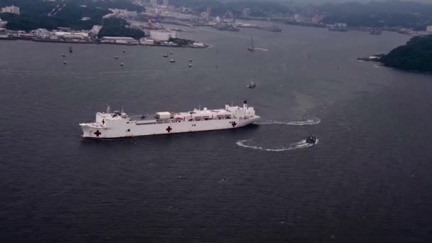 2018 Aerial Military Sealift Command Nave Ospedale Usns Mercy Parte — Video Stock