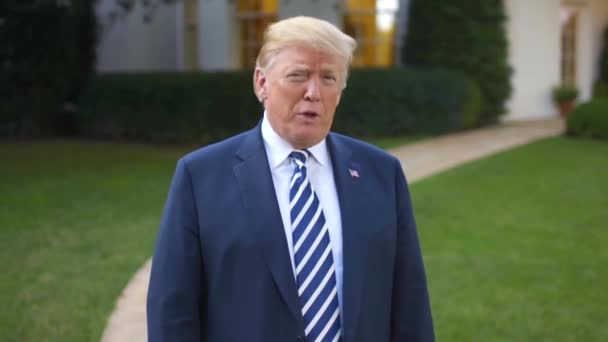 2018 Presiden Amerika Serikat Donald Trump Mengumumkan Bahwa Badai Florence — Stok Video