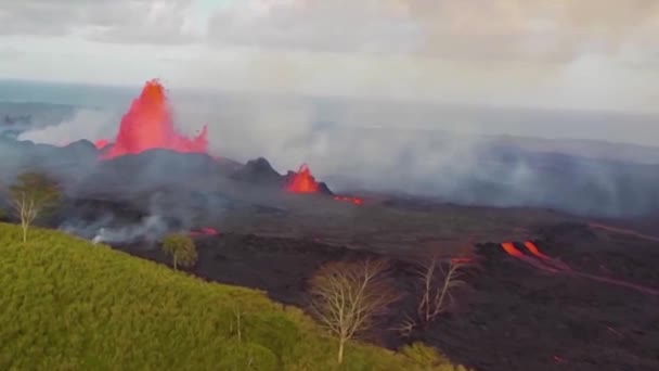Hervorragende Helikopterluft Des Ausbruchs Des Vulkans Kilauea — Stockvideo