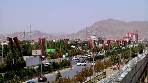 2018 Высоко Подняты Флаги Над Зданием Парламента Афганистана Кабуле Афганистан — стоковое видео