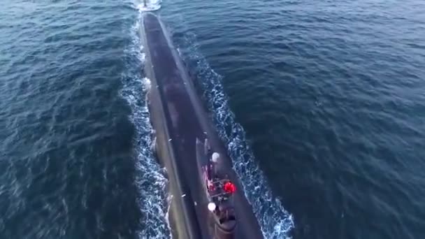 2018年 バージニア級高速攻撃潜水艦ミズーリ Ssn 780 上空のカラフルな航空機 — ストック動画