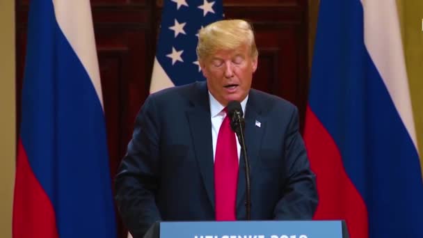 Donald Trump Katasztrofális Kritizált Sajtótájékoztatót Tart Oroszországi Föderációval Vladimir Putyinnal — Stock videók