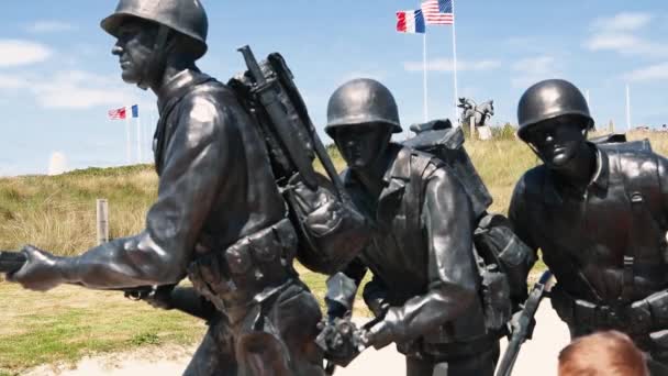 Roll Monuments Statues Normandy Beach 75Th Anniversary Day 2019 — Stock Video